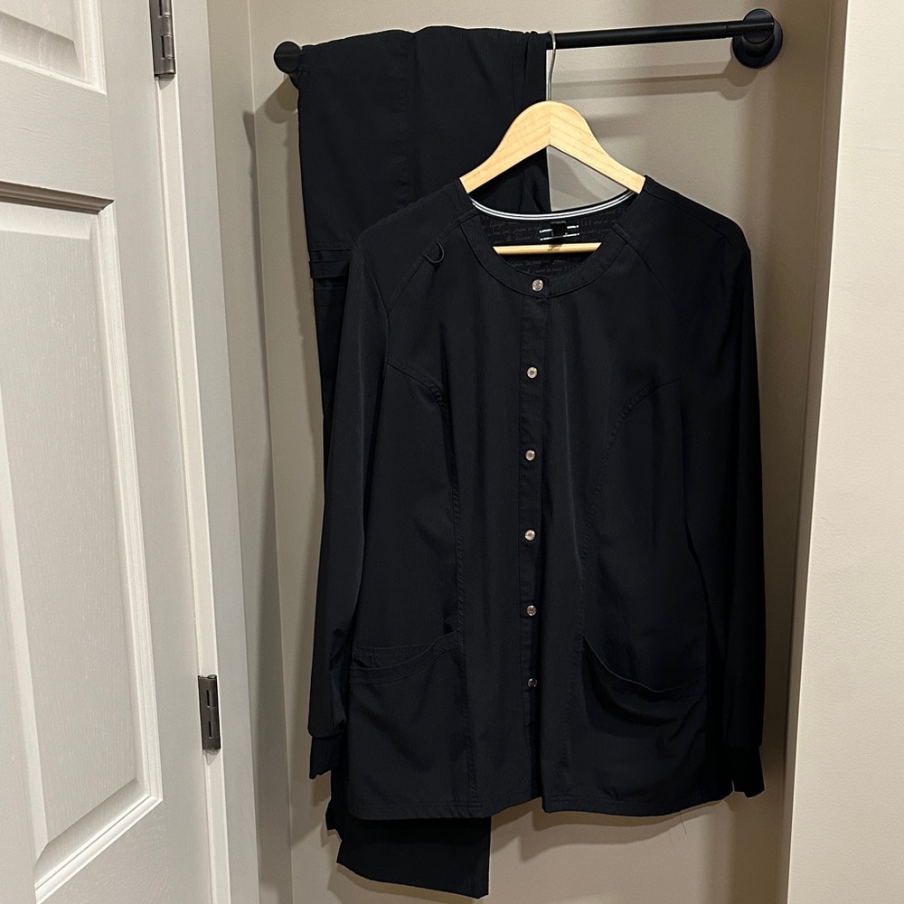 Elle Black scrubs Set jacket XL pants tall L